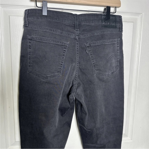 Levi's Women's 721 High Rise Skinny Leg Distressed Jeans Size 30 Rhinestone - Picture 5 of 16